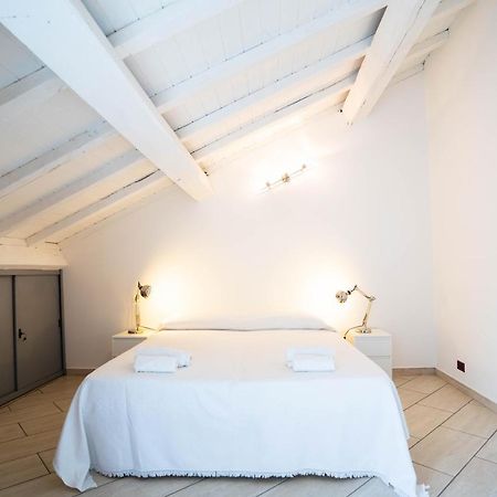 V12 Apartments - Vittoria 12 Новара Экстерьер фото