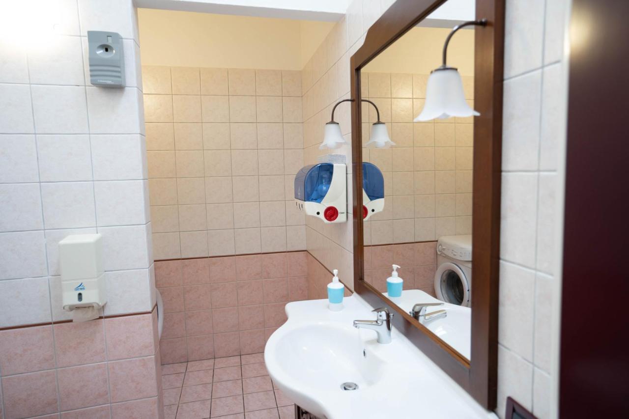 V12 Apartments - Vittoria 12 Новара Экстерьер фото